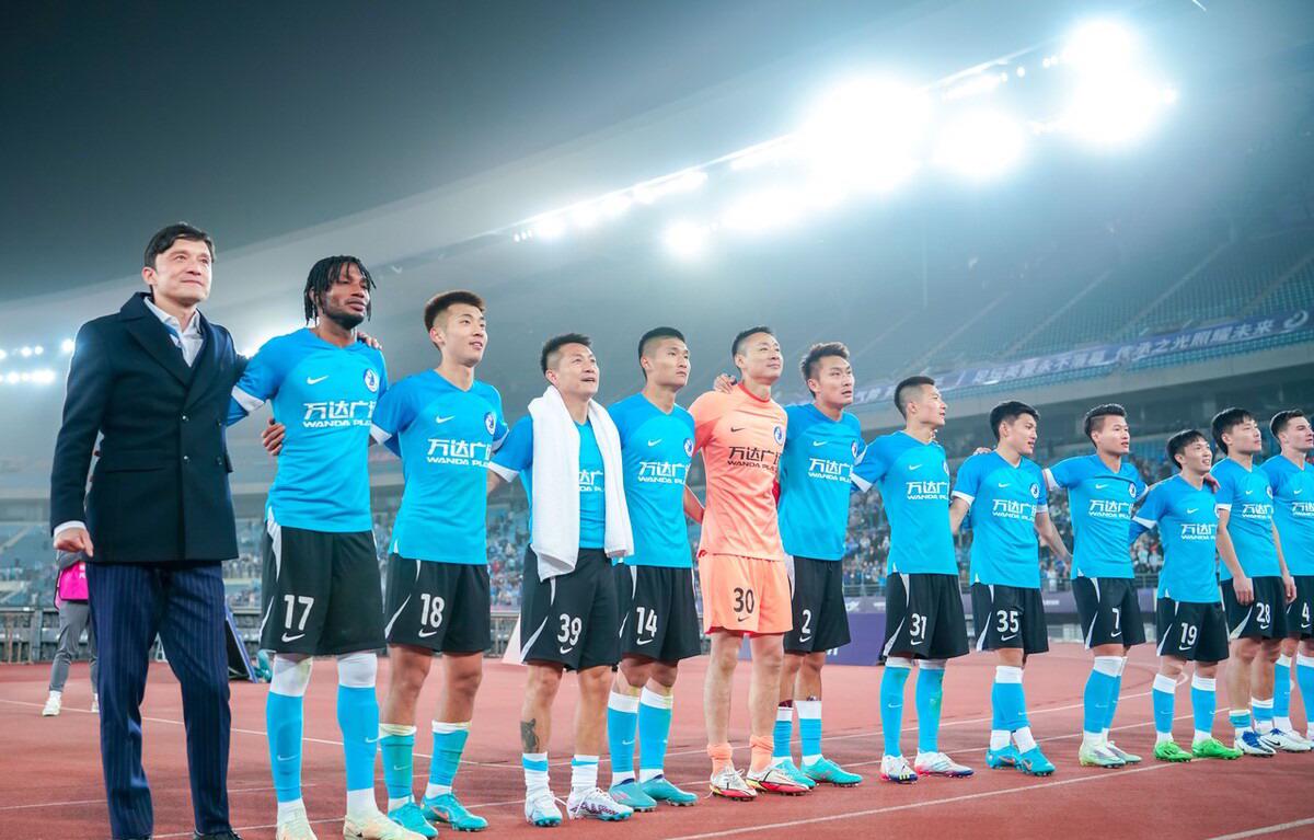 关于谢晖先生及团队离任的公告与武汉三镇对阵大连英博票务公告